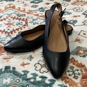 Vionic Jade Black Pointed Slingback Flats